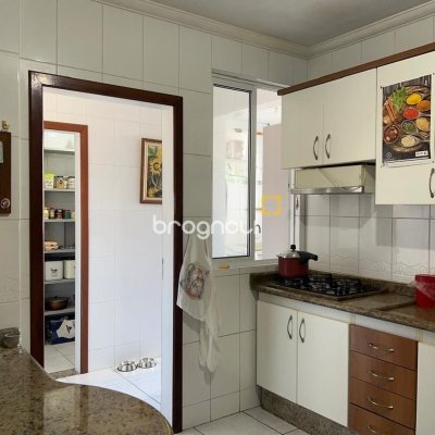 Apartamento com 138m², 4 quartos (sendo 1 suíte), 1 garagem, no bairro Kobrasol em São José
