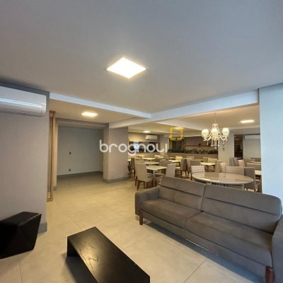 Apartamento com 138m², 4 quartos (sendo 1 suíte), 1 garagem, no bairro Kobrasol em São José