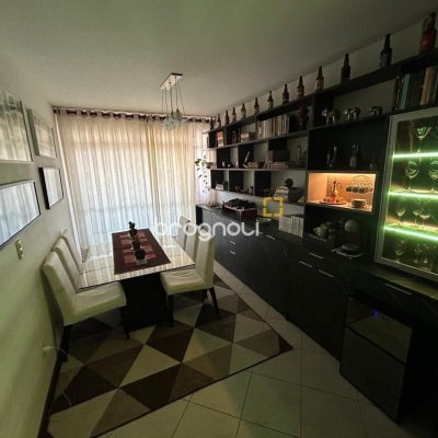 Apartamento com 138m², 4 quartos (sendo 1 suíte), 1 garagem, no bairro Kobrasol em São José