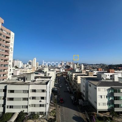 Apartamento com 138m², 4 quartos (sendo 1 suíte), 1 garagem, no bairro Kobrasol em São José