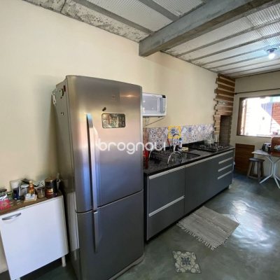 Casa com 170m², 2 quartos (sendo 1 suíte), no bairro Rio Tavares em Florianópolis