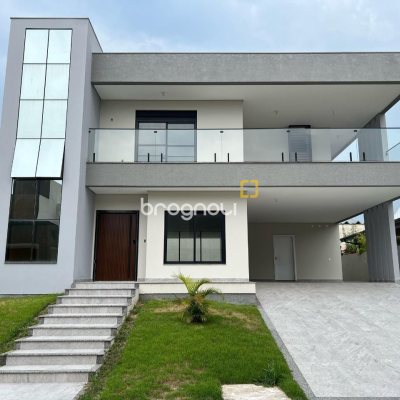 Casa com 390m², 4 quartos (sendo 4 suítes), 4 garagens, no bairro Ingleses em Florianópolis