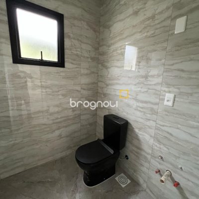 Casa com 390m², 4 quartos (sendo 4 suítes), 4 garagens, no bairro Ingleses em Florianópolis