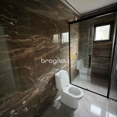 Casa com 390m², 4 quartos (sendo 4 suítes), 4 garagens, no bairro Ingleses em Florianópolis
