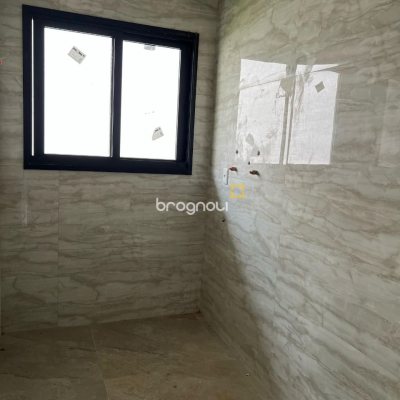 Casa com 390m², 4 quartos (sendo 4 suítes), 4 garagens, no bairro Ingleses em Florianópolis