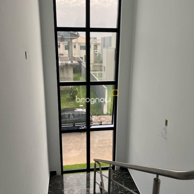 Casa com 390m², 4 quartos (sendo 4 suítes), 4 garagens, no bairro Ingleses em Florianópolis