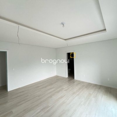Casa com 390m², 4 quartos (sendo 4 suítes), 4 garagens, no bairro Ingleses em Florianópolis