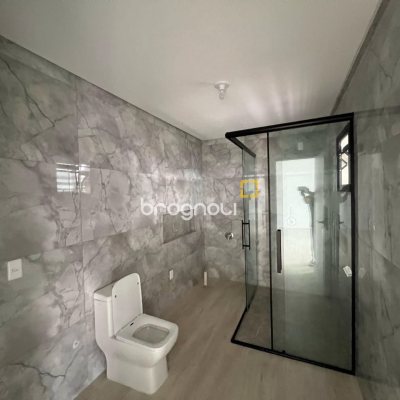 Casa com 390m², 4 quartos (sendo 4 suítes), 4 garagens, no bairro Ingleses em Florianópolis