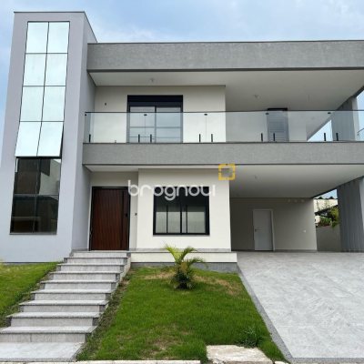 Casa com 390m², 4 quartos (sendo 4 suítes), 4 garagens, no bairro Ingleses em Florianópolis