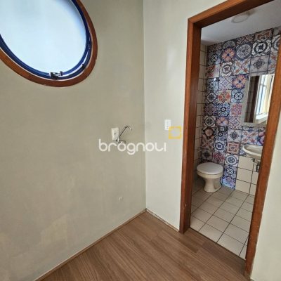 Sala com 49m², 1 garagem, no bairro Centro em Florianópolis