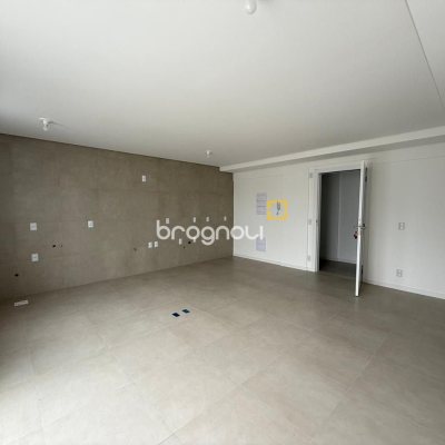 Apartamento com 55m², 1 quarto, 1 garagem, no bairro Centro em Florianópolis