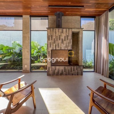 Casa de Condomínio com 492m², 5 quartos (sendo 5 suítes), 4 garagens, no bairro Campeche em Florianópolis