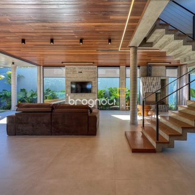 Casa de Condomínio com 492m², 5 quartos (sendo 5 suítes), 4 garagens, no bairro Campeche em Florianópolis