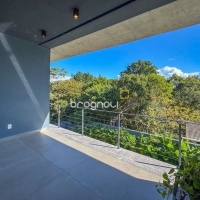 Casa de Condomínio com 492m², 5 quartos (sendo 5 suítes), 4 garagens, no bairro Campeche em Florianópolis