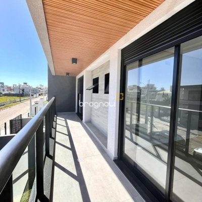 Casa com 215m², 4 quartos (sendo 2 suítes), 2 garagens, no bairro Ingleses em Florianópolis