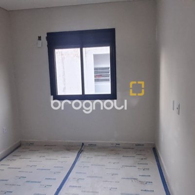 Casa com 100m², 3 quartos (sendo 1 suíte), 2 garagens, no bairro Cachoeira do Bom Jesus em Florianópolis