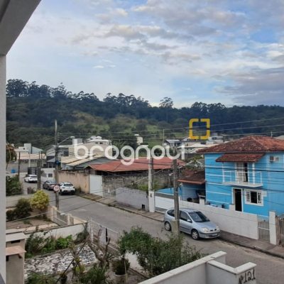 Casa com 100m², 3 quartos (sendo 1 suíte), 2 garagens, no bairro Cachoeira do Bom Jesus em Florianópolis