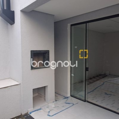 Casa com 100m², 3 quartos (sendo 1 suíte), 2 garagens, no bairro Cachoeira do Bom Jesus em Florianópolis