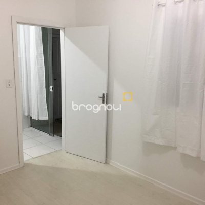 Casa com 153m², 5 quartos (sendo 2 suítes), 4 garagens, no bairro Trindade em Florianópolis