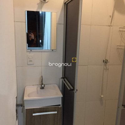 Casa com 153m², 5 quartos (sendo 2 suítes), 4 garagens, no bairro Trindade em Florianópolis