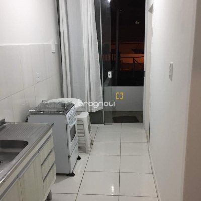 Casa com 153m², 5 quartos (sendo 2 suítes), 4 garagens, no bairro Trindade em Florianópolis