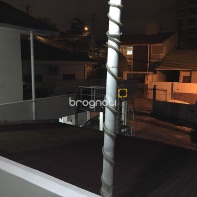 Casa com 153m², 5 quartos (sendo 2 suítes), 4 garagens, no bairro Trindade em Florianópolis
