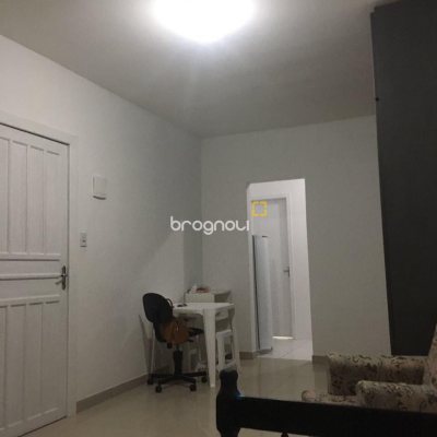Casa com 153m², 5 quartos (sendo 2 suítes), 4 garagens, no bairro Trindade em Florianópolis