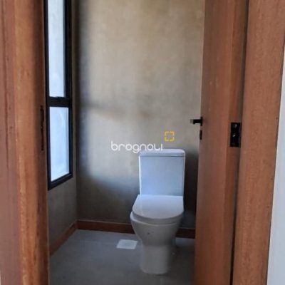 Casa com 166m², 3 quartos (sendo 1 suíte), 2 garagens, no bairro Campeche em Florianópolis