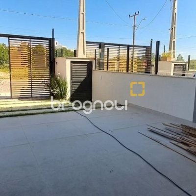 Casa com 166m², 3 quartos (sendo 1 suíte), 2 garagens, no bairro Campeche em Florianópolis