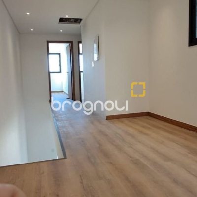 Casa com 166m², 3 quartos (sendo 1 suíte), 2 garagens, no bairro Campeche em Florianópolis