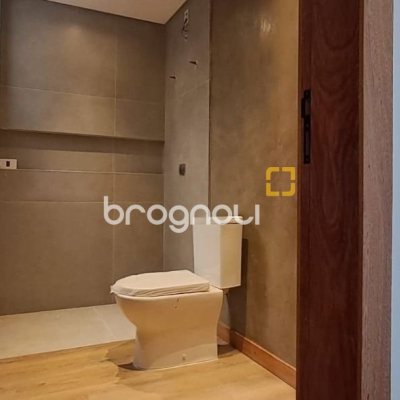 Casa com 166m², 3 quartos (sendo 1 suíte), 2 garagens, no bairro Campeche em Florianópolis