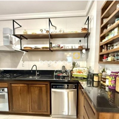 Apartamento com 124m², 3 quartos (sendo 1 suíte), 1 garagem, no bairro Centro em Palhoça