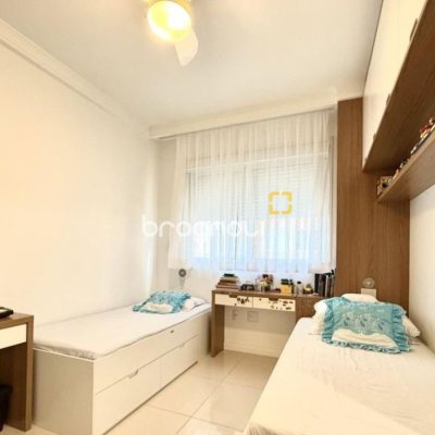Apartamento com 124m², 3 quartos (sendo 1 suíte), 1 garagem, no bairro Centro em Palhoça