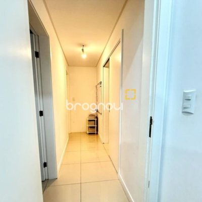 Apartamento com 124m², 3 quartos (sendo 1 suíte), 1 garagem, no bairro Centro em Palhoça