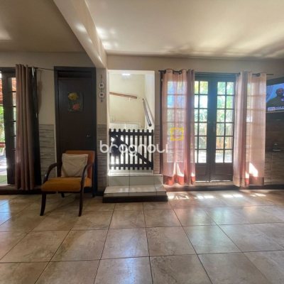 Casa com 450m², 6 quartos (sendo 3 suítes), 4 garagens, no bairro Ingleses em Florianópolis