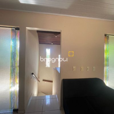 Casa com 450m², 6 quartos (sendo 3 suítes), 4 garagens, no bairro Ingleses em Florianópolis