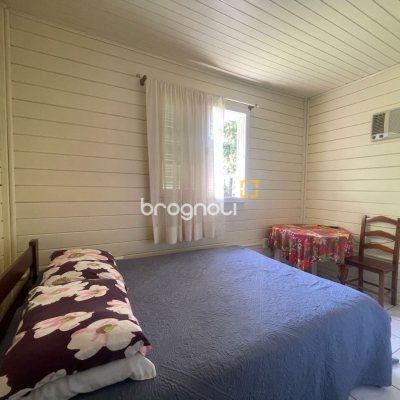 Casa com 450m², 6 quartos (sendo 3 suítes), 4 garagens, no bairro Ingleses em Florianópolis