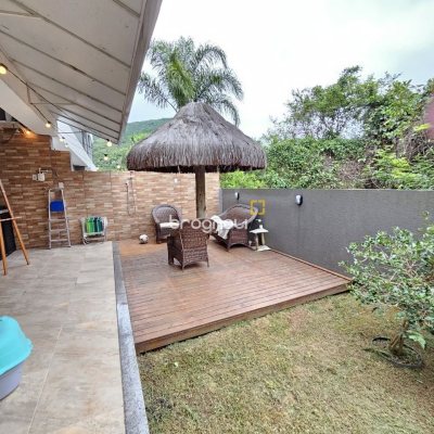 Apartamento com 71m², 2 quartos (sendo 1 suíte), 2 garagens, no bairro Ribeirão da Ilha em Florianópolis