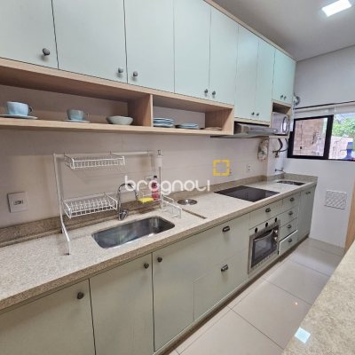 Apartamento com 71m², 2 quartos (sendo 1 suíte), 2 garagens, no bairro Ribeirão da Ilha em Florianópolis