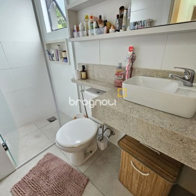 Apartamento com 71m², 2 quartos (sendo 1 suíte), 2 garagens, no bairro Ribeirão da Ilha em Florianópolis