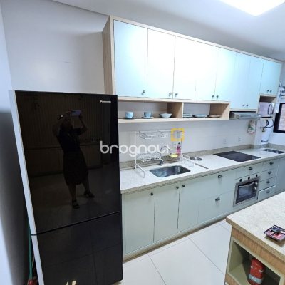 Apartamento com 71m², 2 quartos (sendo 1 suíte), 2 garagens, no bairro Ribeirão da Ilha em Florianópolis