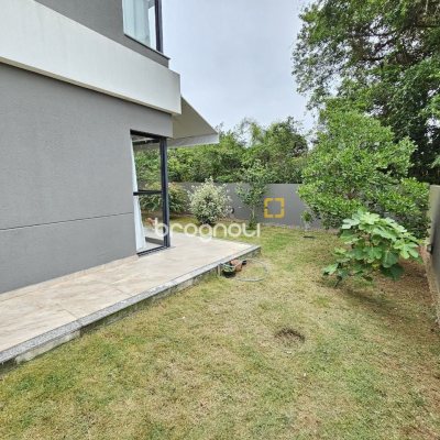 Apartamento com 71m², 2 quartos (sendo 1 suíte), 2 garagens, no bairro Ribeirão da Ilha em Florianópolis