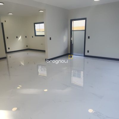 Casa com 184m², 3 quartos (sendo 3 suítes), 2 garagens, no bairro Trindade em Florianópolis