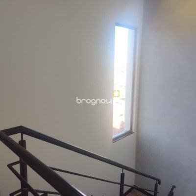 Casa com 184m², 3 quartos (sendo 3 suítes), 2 garagens, no bairro Trindade em Florianópolis