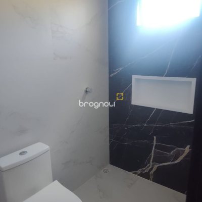 Casa com 184m², 3 quartos (sendo 3 suítes), 2 garagens, no bairro Trindade em Florianópolis