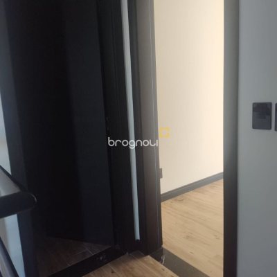 Casa com 184m², 3 quartos (sendo 3 suítes), 2 garagens, no bairro Trindade em Florianópolis