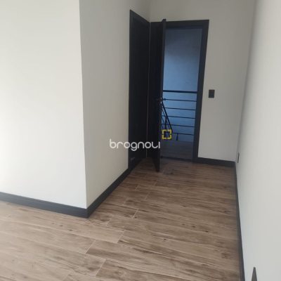 Casa com 184m², 3 quartos (sendo 3 suítes), 2 garagens, no bairro Trindade em Florianópolis