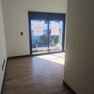 Casa com 184m², 3 quartos (sendo 3 suítes), 2 garagens, no bairro Trindade em Florianópolis