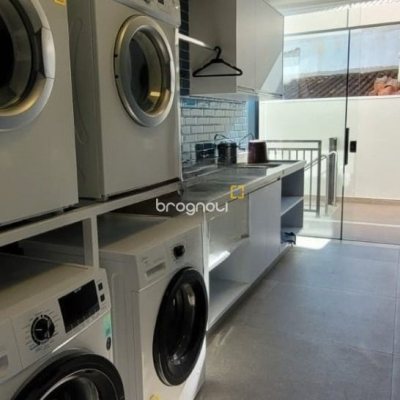 Cobertura com 151m², 2 quartos (sendo 2 suítes), 2 garagens, no bairro Campeche em Florianópolis