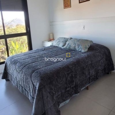 Cobertura com 151m², 2 quartos (sendo 2 suítes), 2 garagens, no bairro Campeche em Florianópolis
